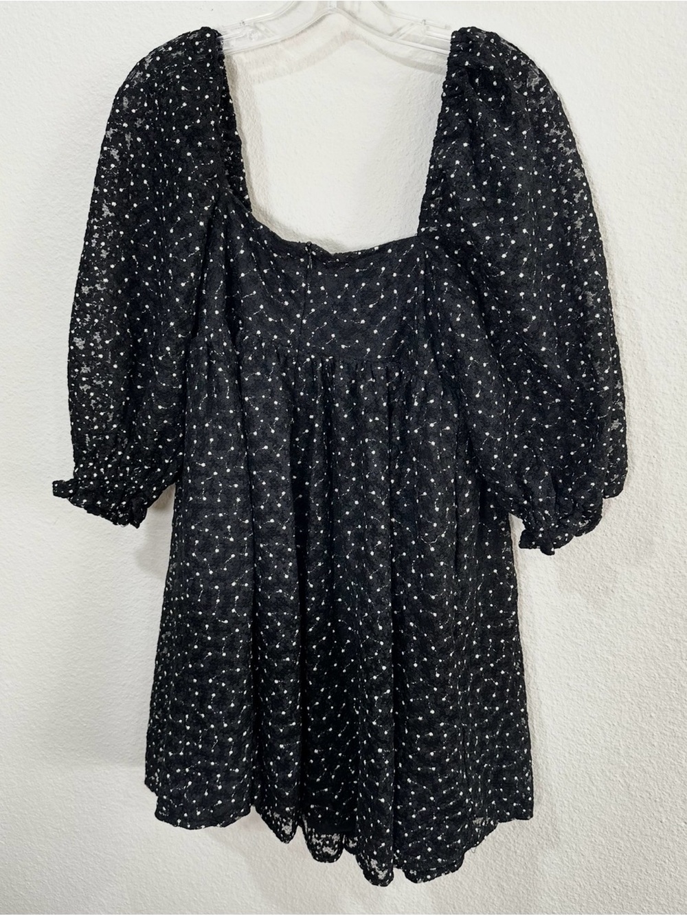 NWT Storia Black Daisy Babydoll Dress Puffed sleeves size Medium